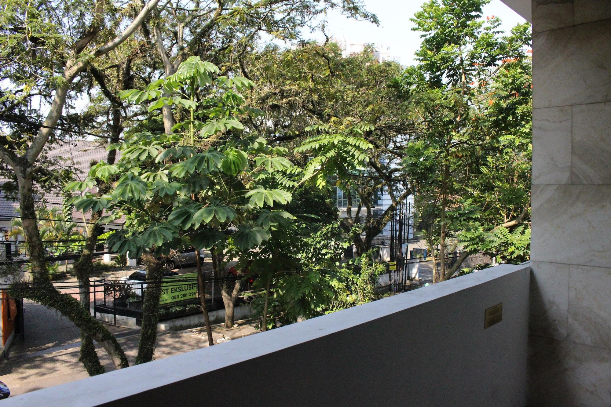 House Sangkuriang Hotel Bandung Exterior photo