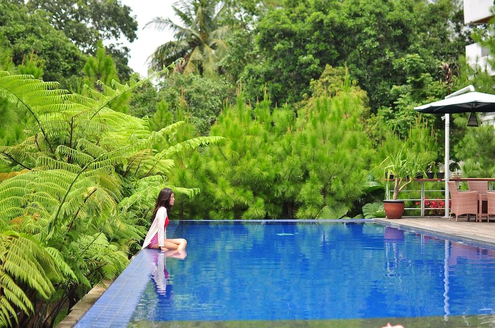 House Sangkuriang Hotel Bandung Exterior photo