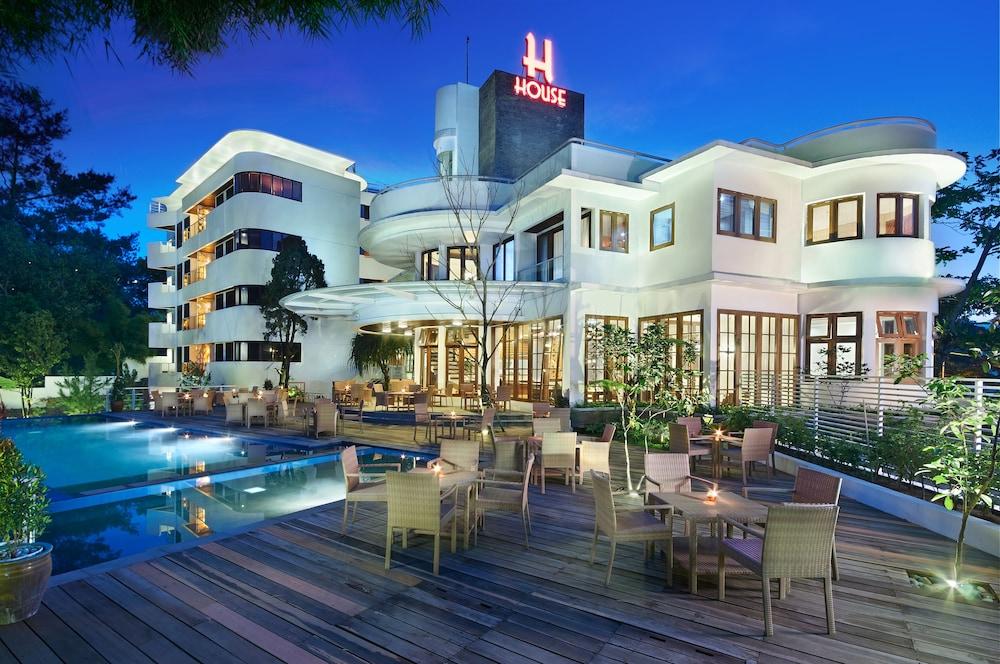 House Sangkuriang Hotel Bandung Exterior photo