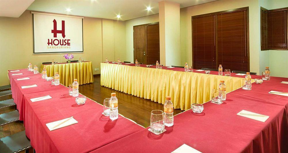 House Sangkuriang Hotel Bandung Exterior photo