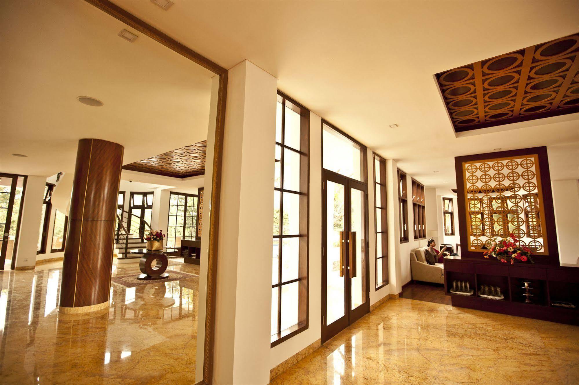 House Sangkuriang Hotel Bandung Exterior photo